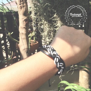 Mini Leather Bracelet สร้อยข้อมือหนังขนาดเล็ก ขาวดำ