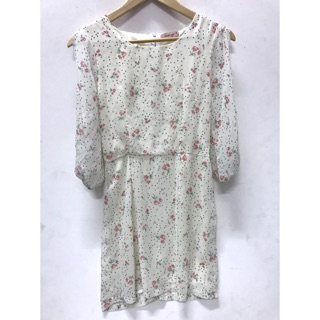 Floral dress ยี่ห้อNeverland