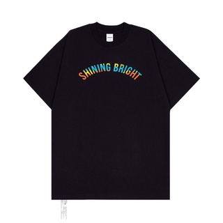 เสื้อยืด พิมพ์ลาย Bright Shining Distro สําหรับผู้ชาย สีดํา