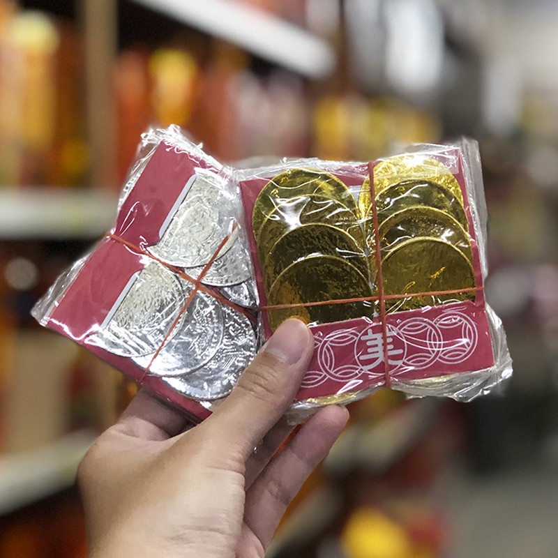 เหรียญเงิน เหรียญทอง ไหว้เจ้า ไหว้บรรพบุรุษ มีหลายแบบ หลายขนาด