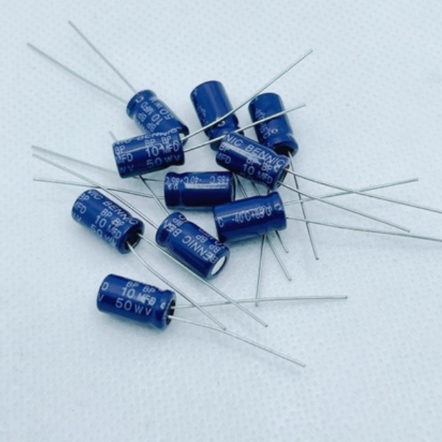 [จำนวน 30 ตัว] Capacitor  ยี่ห้อ Bennic ค่า 10uF 50V. BP ไม่มีขั้ว