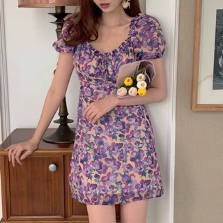 ชุดเดรส‼️พร้อมส่ง 💜N e w w w w งานนำเข้าพร้อมส่งจ้า Sexy purple flower  มินิเดรสสีม่วงลายดอกไม้ โทนสีสวย บุซับในทั้งตัว