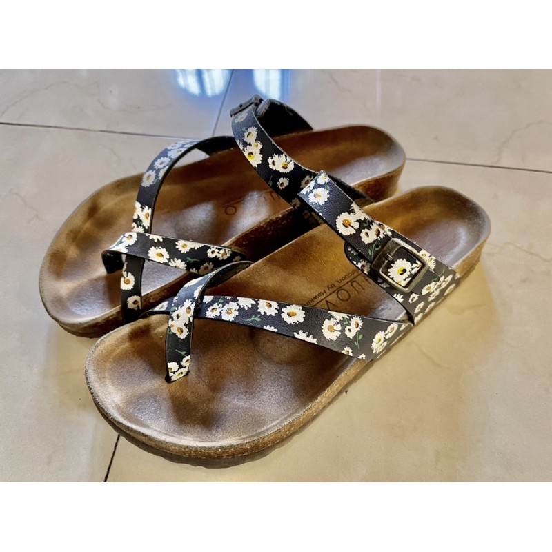 รองเท้า NUOVO by Hawkins ลายดอกเดซี่ แท้ 100% จากญี่ปุ่น 🇯🇵