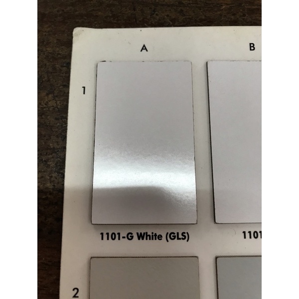 แผ่นโฟเมก้า สีพื้น สีขาว 1101 G ขนาด 80ซม x 120ซม หนา 0.7 มม ใช้ติดโต๊ะ ผนัง เฟอร์นิเจอร์