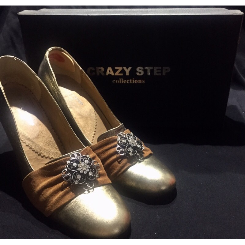 [USED] Crazy step - รองเท้าส้นสูง รองเท้าหนังแท้ สีทอง Size 36 (พร้อมกล่อง)