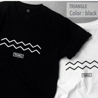 New ‼️เสื้อยืด TRIANGLE มีบริการเก็บเงินปลายทาง