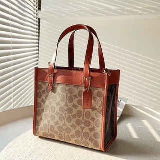 Coach FIELD TOTE 22 WITH HORSE AND CARRIAGE PRINT