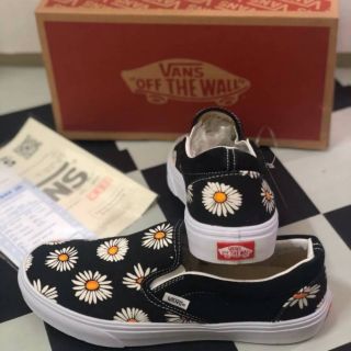 รองเท้าผ้าใบแบบสวม vans