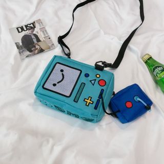 กระเป๋าสะพายข้างลายการ์ตูน BMO