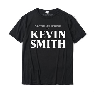 เสื้อยืดลําลอง ผ้าฝ้าย แขนสั้น พิมพ์ลาย Written and Directed By Kevin Smith คุณภาพสูง สไตล์เรียบง่าย สําหรับผู้ชาย