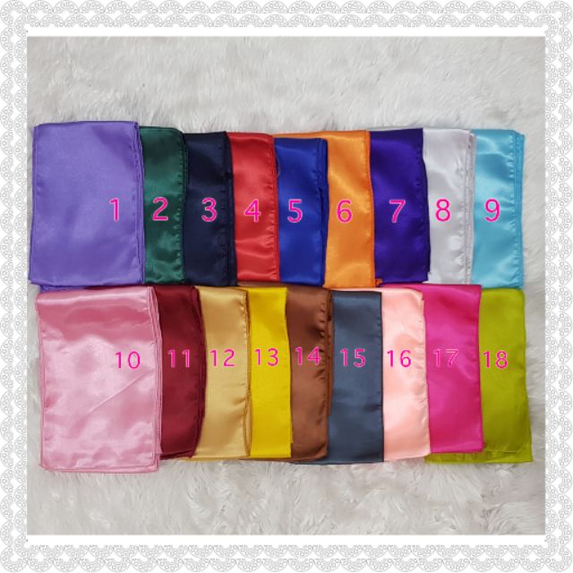 ระบุสีในช่องแชท ผ้าคาดเอว ผ้าพาดบ่า หน้ากว้าง4-5นิ้ว ยาว1.50-1.60ม.โดยประมาณ ผ้าต่วนหลากสีจ้า