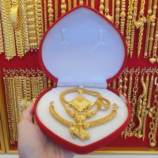 YLTgold กล่องข้อมือ/สร้อยคอ คุณภาพดี กำมะหยี่สีแดง