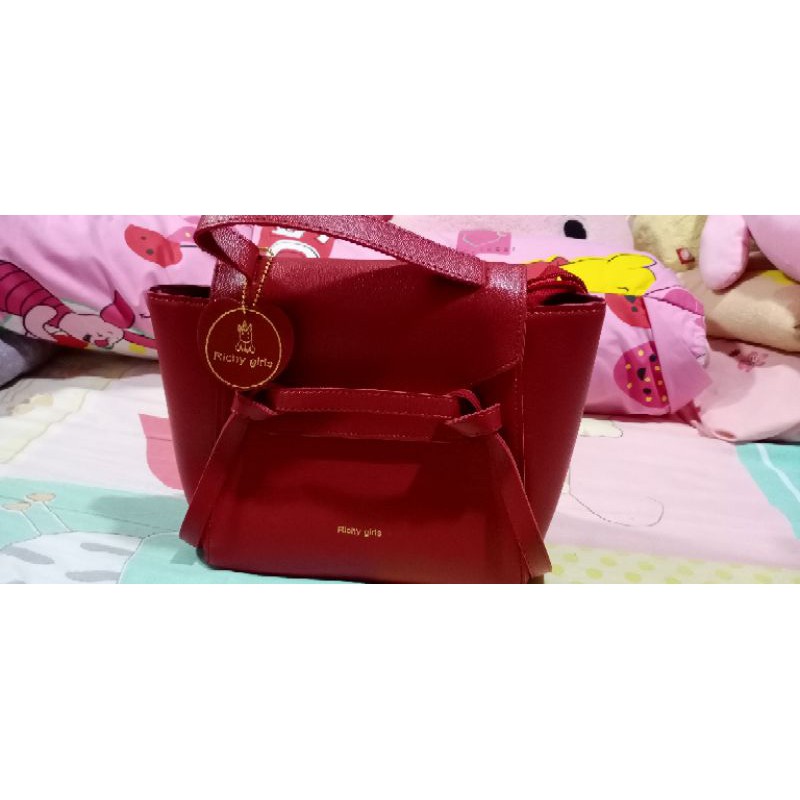 กระเป๋าสะพาย ยี่ห้อ richy girl สีแดง