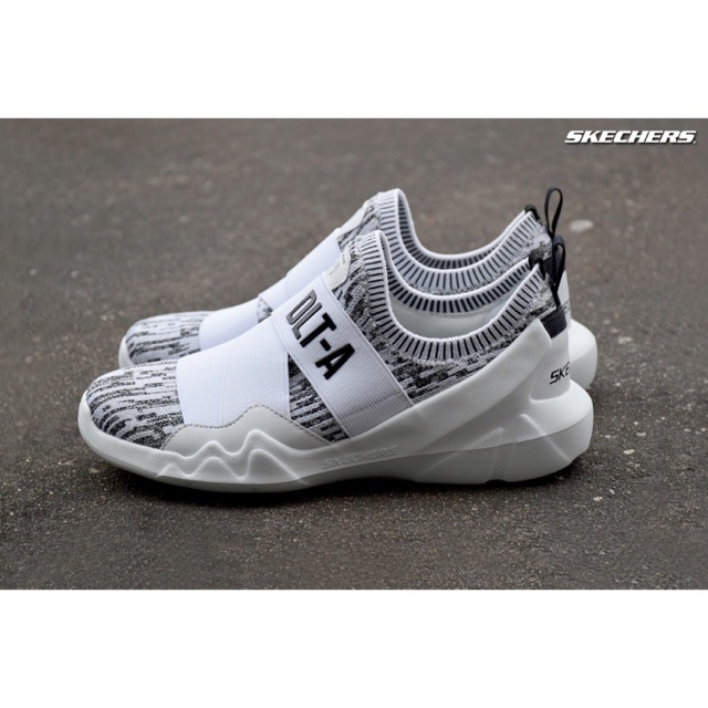 ใหม่ รองเท้า Skechers DLT-A ลด20% SALEจากปกติ 3,495฿