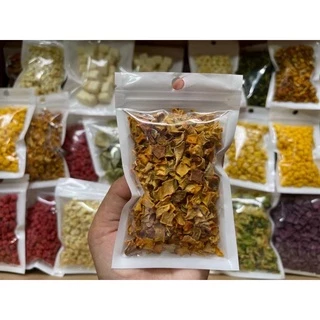 [ZC] ฟักทองอบแห้ง Dried Pumpkin 🎃{หั่นชิ้นลูกเต๋า} ผักผลไม้ทานเล่นสำหรับสัตว์เล็ก ขนาด 25 g.