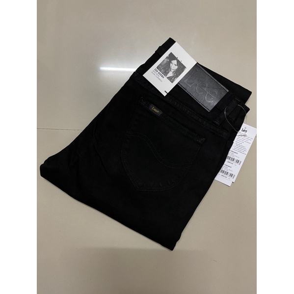 LEE รุ่น LE 8013 NORMA กางเกงยีนส์ผู้หญิง เอวกลาง ทรงเข้ารูป สีดำสนิทสวยมาก ใหม่ ของแท้💯%
