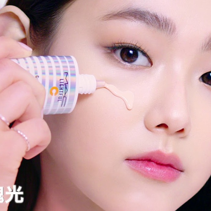 lightful c coral grass tinted primer