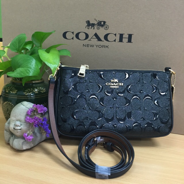 💞 ของแท้!! พร้อมส่ง!!   Coach Crossbody Pouch หนังแก้ว สวยหรู ดูแพง