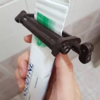 ที่รีดยาสีฟัน/หลอดครีม Reed-D (squeezer)