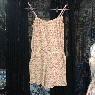 Used จั้มผ้ายืด คอลตอล ผูกเอว S งาน Topshop