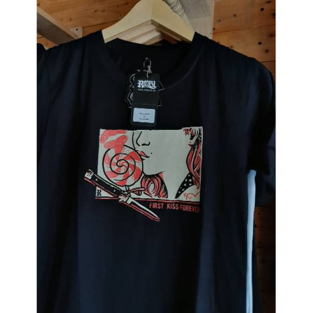 เสื้อยืด Rumble gilr