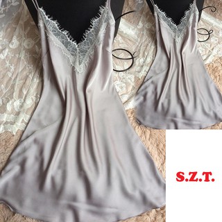 SZ1461 ชุดนอนผ้าลื่นซาตินทรงวีเว้าลึกสีเทาเงิน