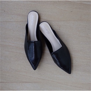 Sasaha Flat Mule Black