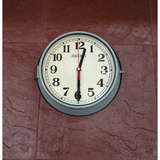 นาฬิกาติดผนัง Maiale Brava Gente