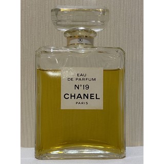 VTG Chanel No.19 Eau De Parfum Splash 100ml. Used without box. Extremely Rare.