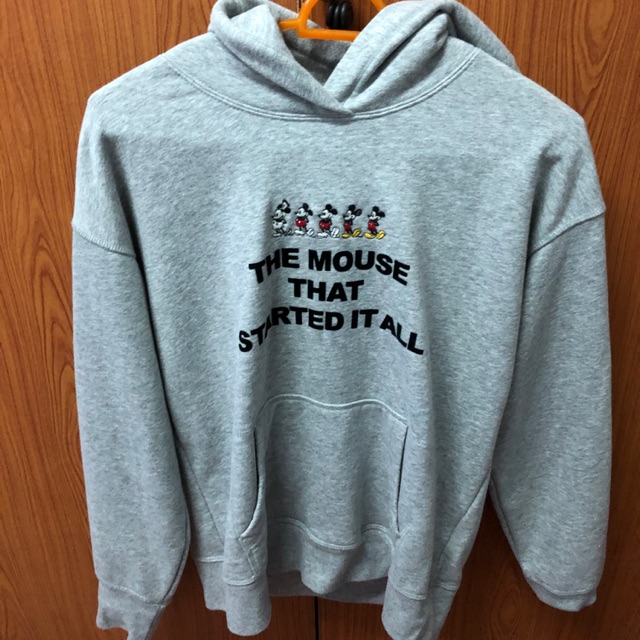 เสื้อแนวยาวUniqlo มีฮูด.  #เสื้อกันหนาว #uniqlo