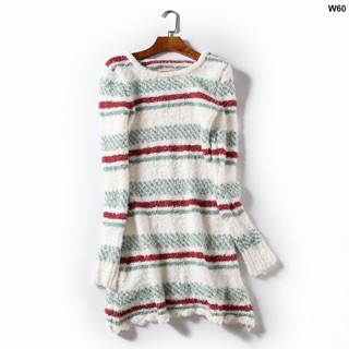*พร้อมส่ง*เสื้อสเวตเตอร์สีขาวลายริ้วเขียวแดงผ้าขนปุยๆนุ่มๆใส่กันหนาว
