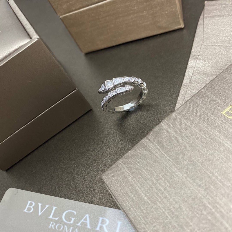 แหวน #BVLGARI ชุปทองคำขาว💍ตกแต่งด้วยSWAROVSKI