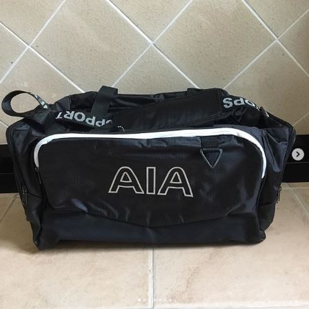กระเป๋าสะพาย กระเป๋าเดินทาง แบบพับได้ AIA มาพร้อมสายยาวสำหรับใช้สะพายไหล่ สีดำ เรียบหรู น้ำหนักเบามาก ใบใหญ่ มือ 1