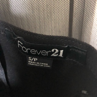 เดรสแขนกุดสีดำ forever21