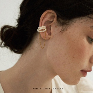 White Daisy Pearl Pilyn ear cuff (ต่างหูแบบเกี่ยว)