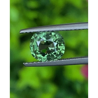 พลอย เขียวส่อง (ฺGreen Sapphire) 1.82 กะรัต (Cts.) พลอยแท้ อัญมณีมงคลประจําวันเกิด