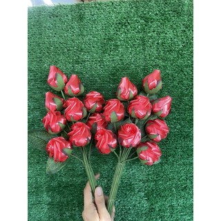 ช่อดอกไม้กุหลาบใส่แจกันคู่ละ180บาท
