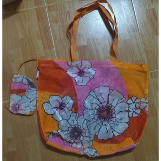 กระเป๋า Beach Bag ของ old navy กระเป๋าเก๋ๆใส่ไปทะเล พร้อมใบเล็กถอดได้ ลายดอกสีสดใส ของแท้100% แถมจัดส่งฟรีค่ะ