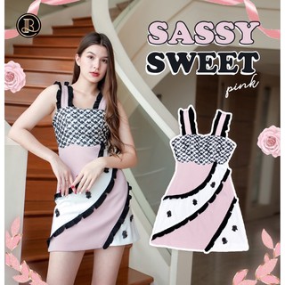 BLT BRAND การันตีเสื้อผ้าแบรนด์แท้ มินิเดรสสายเดี่ยวสีชมพูแต่งระบายดำ SASSY SWEET