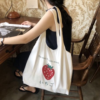 Little Strawberry shopping bag ถุงผ้าช็อปปิ้งคำโต