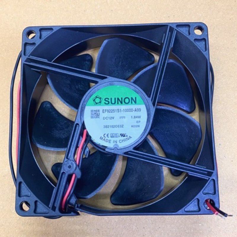 พัดลม DC 12V. ขนาดความสูง 90mm.  ยี่ห้อ SUNON