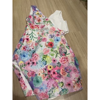 dress ป้าย iyada sz.m ลายดอกไม้ ทรงสวย patternเป๊ะ