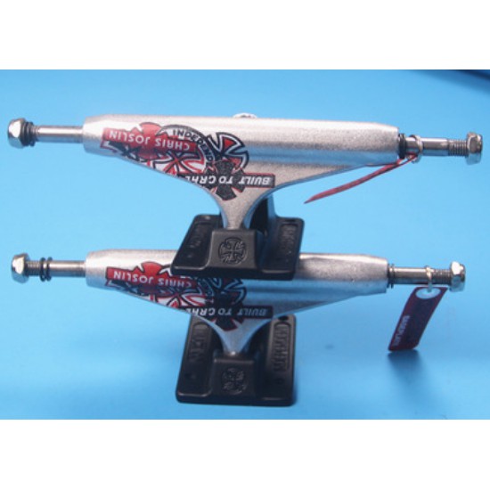 ของเล่นสเก็ตบอร์ดคุณภาพดี 5 . 25 2 ชิ้น send free bolts 8pcs indepdent truck