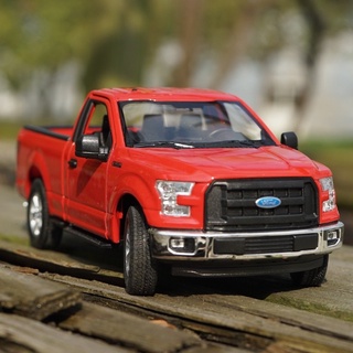 1:24 2015 Ford F-150 Regular Cab [Welly]