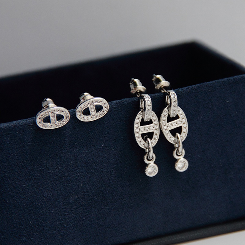 ต่างหูแฟชั่น ประดับเพชร เพทาย เรียบง่าย