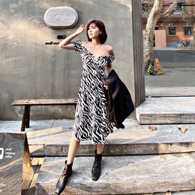 เดรสม้าลาย จากร้าน yqkoreanshop
