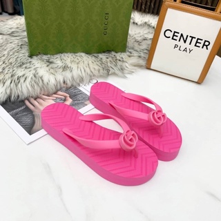 รองเท้าแตะ กุชชี่ WOMEN’S CHEVRON THONG SANDAL SS21