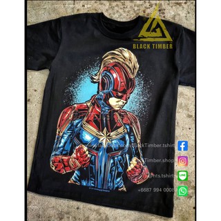 เสื้อยืดผ้าฝ้ายพรีเมี่ยม BT 137 Captain Marvel suit เสื้อยืด สีดำ BT Black Timber T-Shirt ผ้าคอตตอน สกรีนลายแน่น S M L X