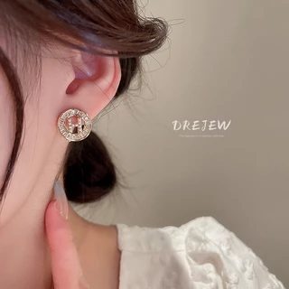 DREJEW ต่างหู ทอง 18K ประดับมุก เพทาย ตัวอักษร สไตล์เกาหลี หรูหรา แฟชั่น สําหรับผู้หญิง