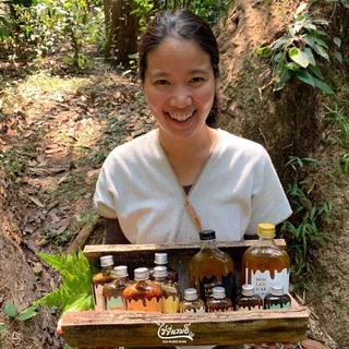 ไร่รื่นรมย์ น้ำผึ้งหลวงป่า 100% หินลาดใน ขนาด 250 g. : Royal Bee Honey